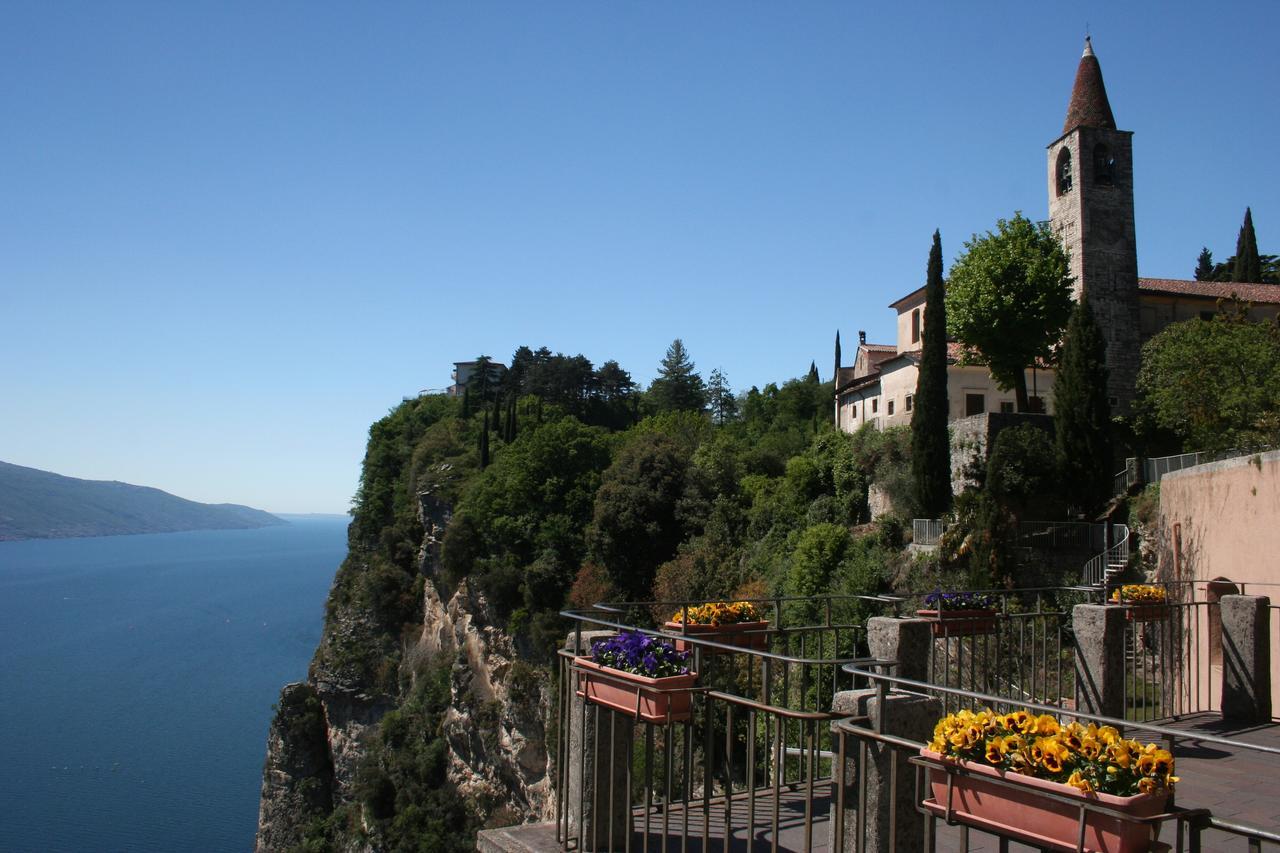 Casa Vacanze Regina Del Lago Tremosine Exterior photo